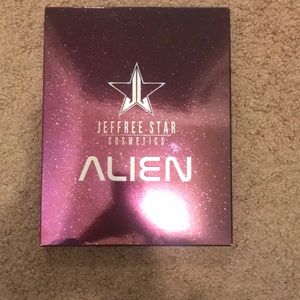 *Discontinued* Jeffree Star Alien Palette
